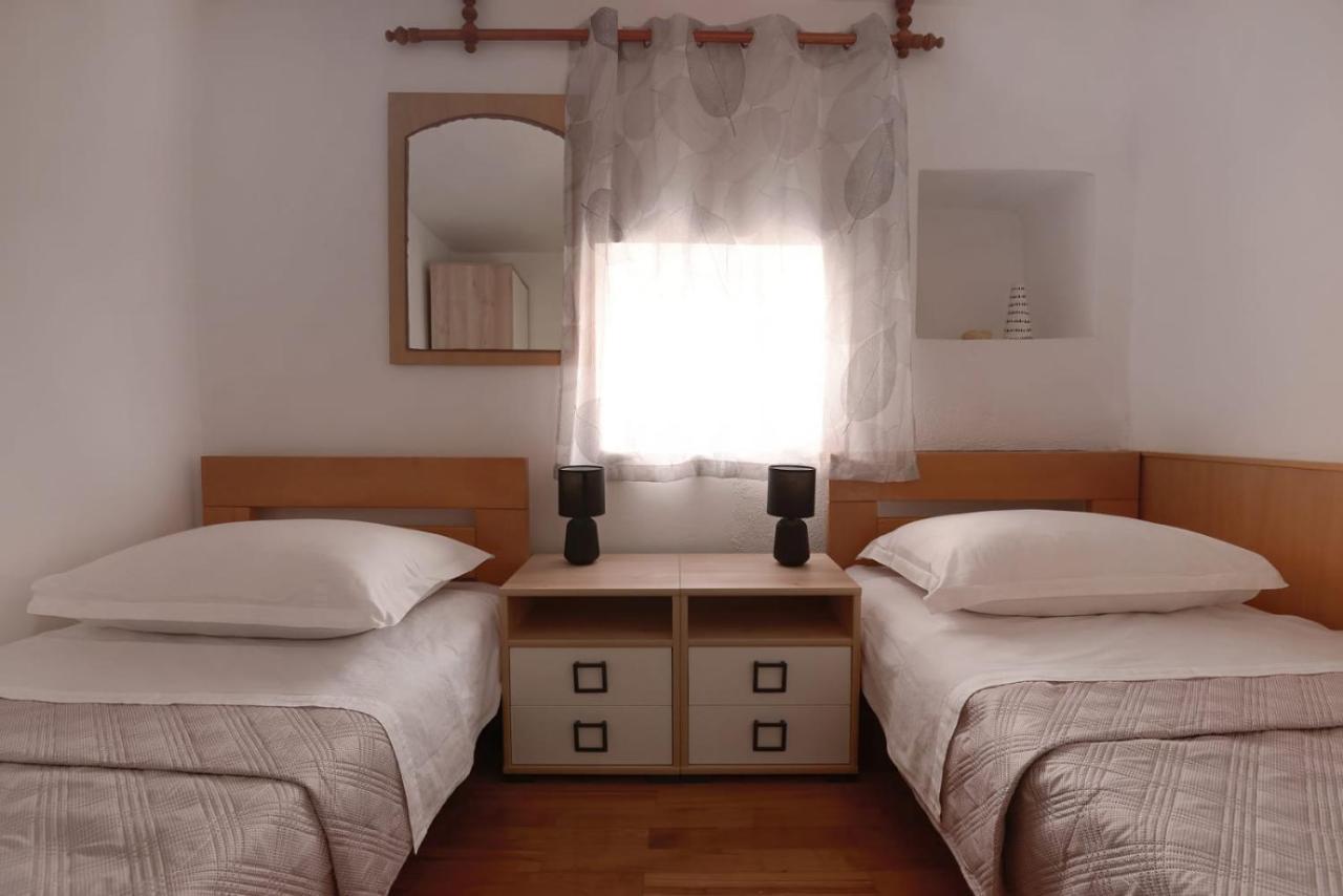 Sara Apartment Трогир Екстериор снимка