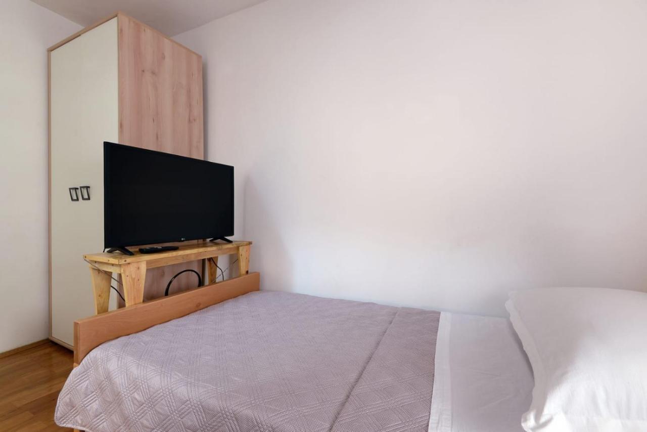 Sara Apartment Трогир Екстериор снимка